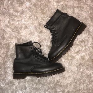 Dr Martens Boots women’s size 9